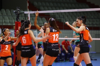 Eczacıbaşı Vitra, Cev Şampiyonlar Ligi’Nde 2’De 2 Yaptı
