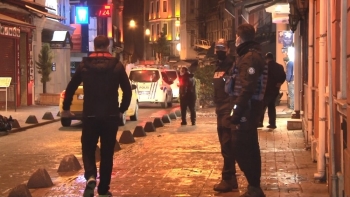 Eğlence Mekanında ’Korona Partisi’Ne Polis Baskını: 40 Kişiye 120 Bin Tl Ceza
