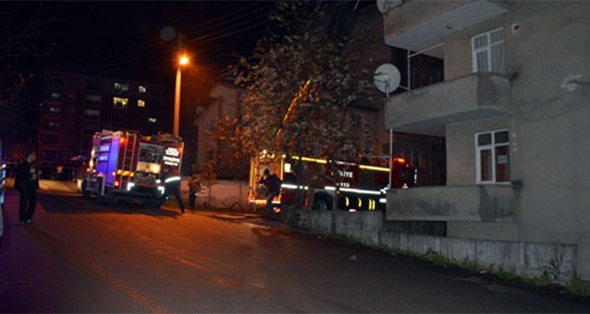 Elektrikli battaniyeden çıkan yangın korkuttu