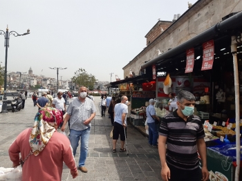 Eminönü’Nde Bayram Alışverişi Yoğunluğu
