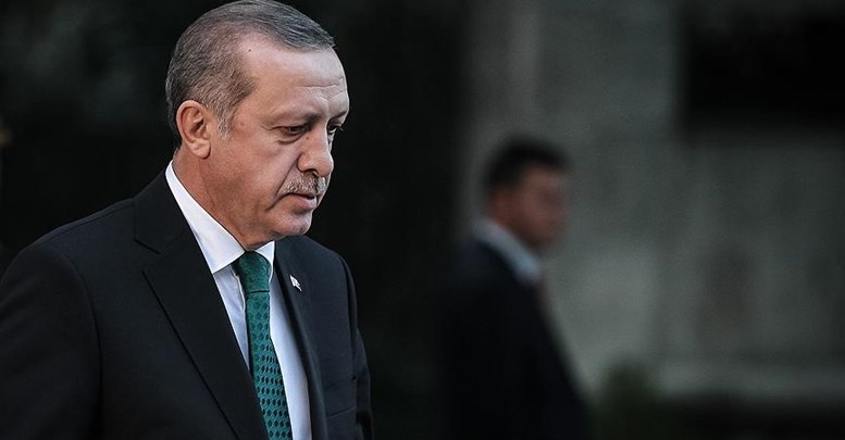 Erdoğan, Özdemir Bayraktar'ı hastanede ziyaret etti