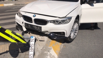 Esenyurt’Ta Polisten Kaçan Zehir Tacirleri Kaza Yapınca Yakalandı
