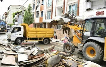 Esenyurt’Ta Sel Felaketinde Hasar Tespit Çalışmaları Devam Ediyor
