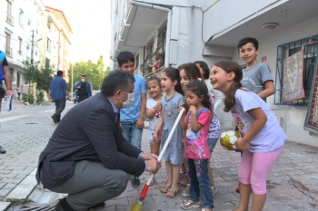 Esenyurt’Ta Sel Felaketinin Yaşandığı Sokakta Hummalı Çalışma
