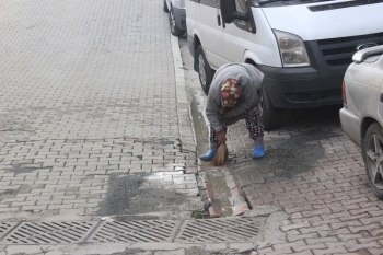 Esenyurt’Ta Selin Verdiği Hasar Gün Ağarınca Ortaya Çıktı
