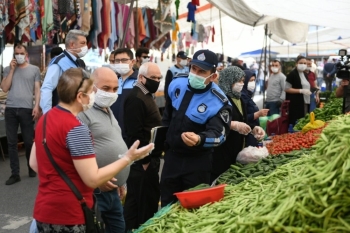 Esenyurt Zabıtası Pazar Yerlerinde Denetimlerini Artırdı
