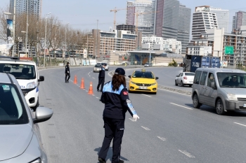 Esenyurt Zabıtasından Ticari Taksilere Tek-Çift Plaka Denetimi
