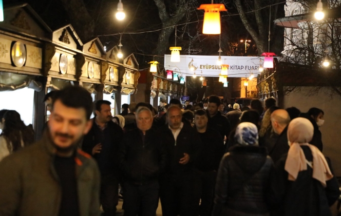 Eyüpsultan Kitap Fuarına yoğun ilgi