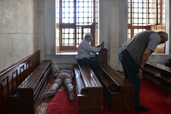 Fatih Camii Kilise Görünümünden Kurtuldu
