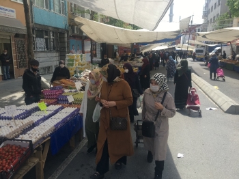 Fatih Çarşamba Pazarında Yoğunluk
