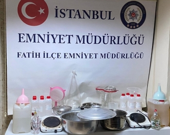 Fatih’Te Uyuşturucu İmalathanesine Baskın
