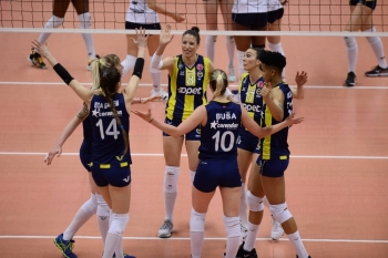 Fenerbahçe Kadın Voleybol Takımı Cev Şampiyonlar Ligi İlk Maçında Galip
