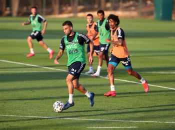 Fenerbahçe Yeni Sezon Hazırlıklarını Sürdürdü
