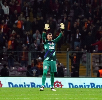 Fernando Muslera: "Beni En Çok Zorlayan Forvet Burak Yılmaz"
