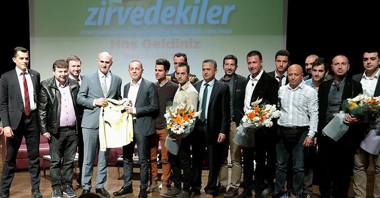 FIFA kokartlı hakemler öğrencilerle bir araya geldi