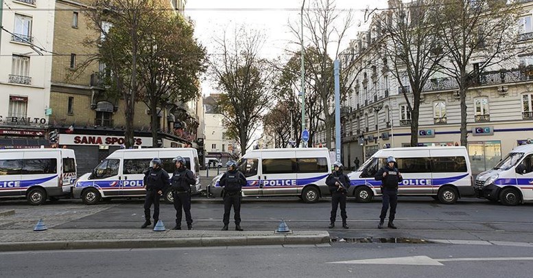 Fransa'da gözaltına alınan Türk kökenli iki kişi serbest bırakıldı