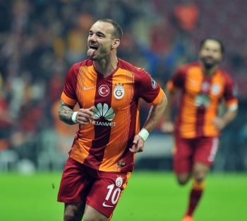 Galatasaray, Wesley Sneijder’İn Doğum Gününü Unutmadı
