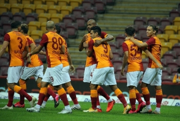 Galatasaray’Da Moraller Yerinde
