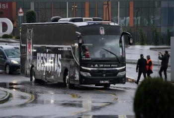 Galatasaray Ve Beşiktaş Stada Ulaştı
