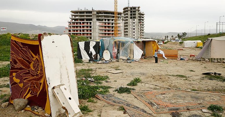 Gökdelenlerin arasındaki çadırlarda çocuk olmak