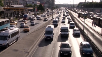 Haftanın İlk İş Gününde Trafik Yoğunluğu Arttı
