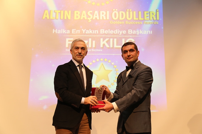 HALKA EN YAKIN BAŞKAN SEÇİLDİ