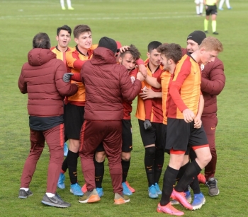 İlk Derbi Galatasaray’In
