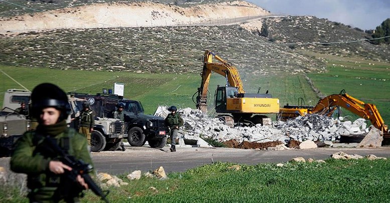 İsrail askerleri öldürülen 3 Filistinlinin evini yıktı