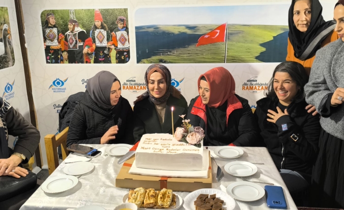 İstanbul Avrupa Yakası Ardahanlılar Derneği Kadın Kollarından Tuğba Dursun’a Anlamlı Jest