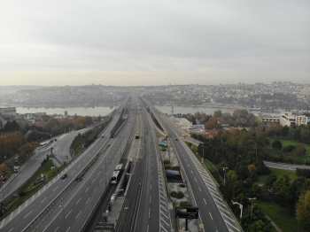 İstanbul’Da Boş Kalan Yollar Havadan Görüntülendi
