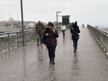 İstanbul’Da Kar Yağışı Başladı
