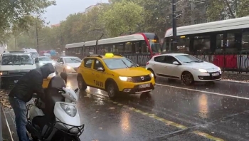 İstanbul’Da Sağanak Yağış Başladı
