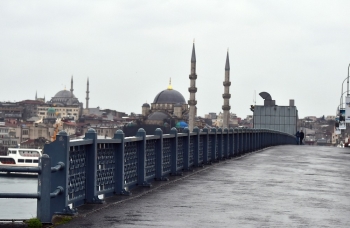 İstanbul’Da Sokaklar Boş Kaldı
