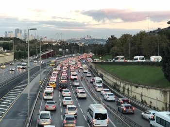 İstanbul’Da Trafik Yoğunluğu Yüzde 40’I Aştı
