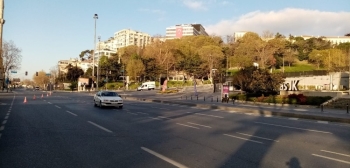 İstanbul Meydanlarında Korona Sessizliği
