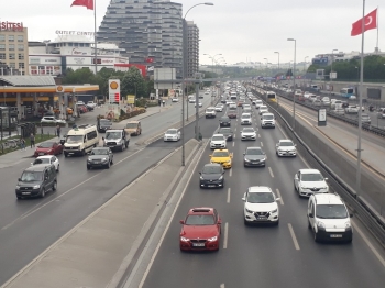 İstanbul Trafiğinde Dikkat Çeken Yoğunluk
