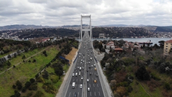 İstanbul’Un Boş Meydanları Ve Trafiği Havadan Böyle Görüntülendi
