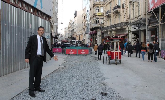 İstiklal Caddesi Köstebek Yuvasına Döndü!