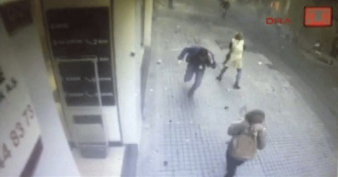 İstiklal Caddesi'ndeki patlama anı kamerada!