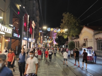 İstiklal Caddesinde Korona Virüs Denetimi Yapıldı
