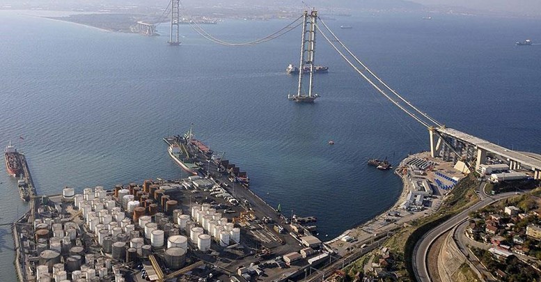 İzmir trafiğine 'ay yıldız' adasıyla çözüm