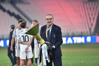 Juventus, Sarri İle Yollarını Ayırdı
