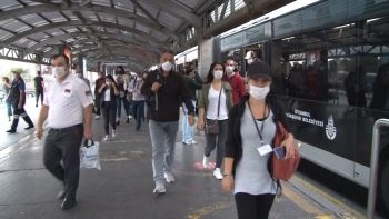 Kademeli Mesai Saati Uygulamasının İlk Gününde Toplu Ulaşımdan Manzaralar
