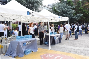 Kadıköy Belediyesi Üniversite Sınavına Giren Öğrencilerin Yanında
