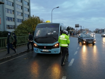 Kadıköy’De, Korona Virüs Tedbirleri Kapsamında Toplu Ulaşım Araçlarına Yönelik Denetim Yapıldı
