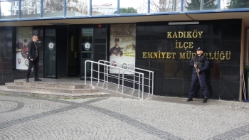 Kadıköy’De Eşi Ve Annesini Öldüren Zanlı Adliyeye Sevk Edildi
