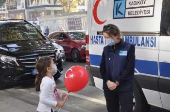 Kadıköy’De Korona Virüse Ambulansla Farkındalık
