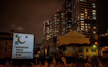 Kadıköy Duvarlarında ’Cumhuriyet’ Sergisi
