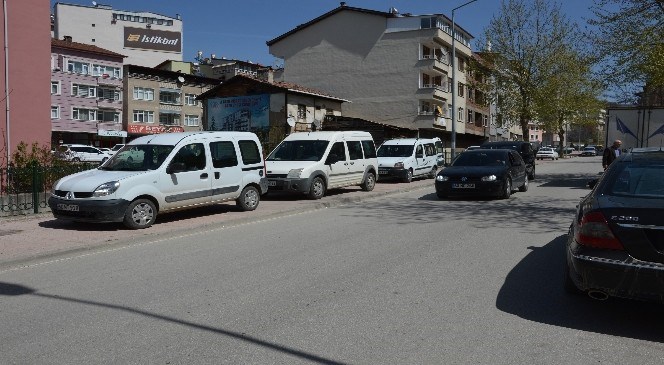 Kaldırıma  Parklar  Vatandaşı  Bezdirdi