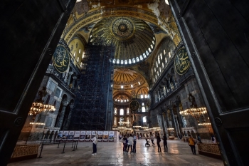 Karar Sürecinde Ayasofya’Nın İçi Görüntülendi
